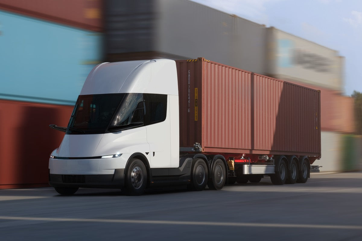 Tesla Semi 進軍歐洲:續航表現不俗,載重能力更亮眼